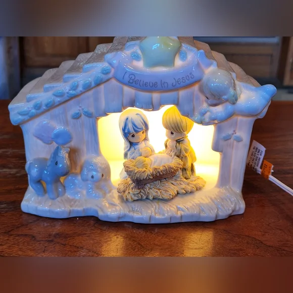 Precious Moments Come Let Us Adore Him Porcelain Lighted Creche Nativity Scene